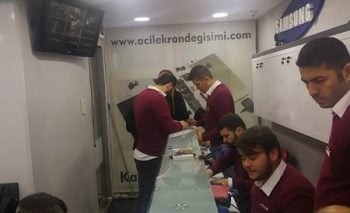 Cep Telefonu Ekran Değişimi Servisi